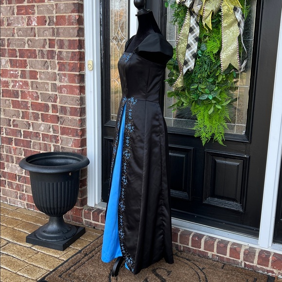 💙🖤 Morgan & Co🖤💙 - Picture 7 of 8